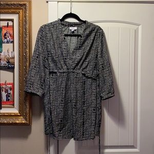 Black and white maternity work top
